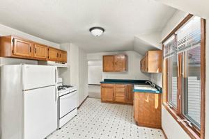 featured image of 28 E 11th St