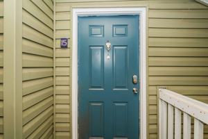 featured image of 430 Oriole Dr