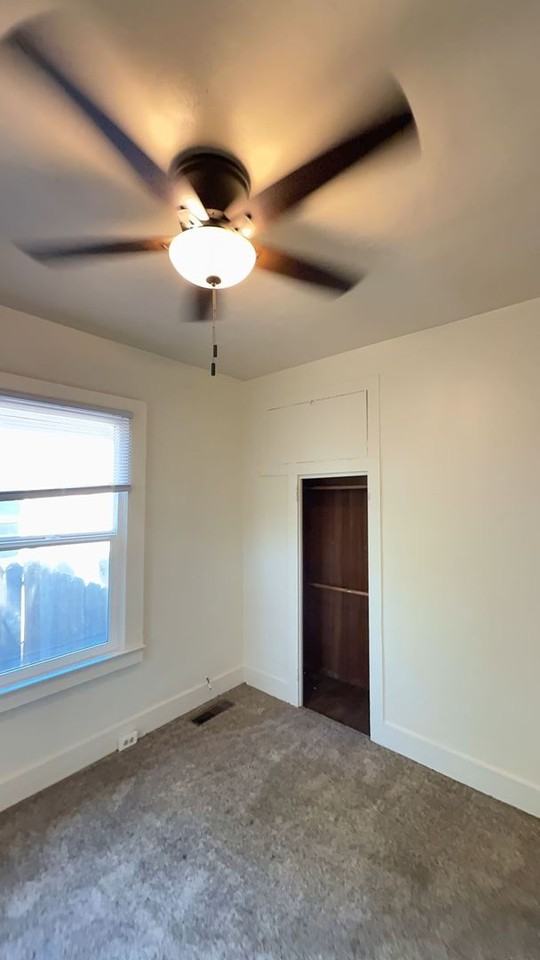 629 W 6th St - Photo 4 of 11