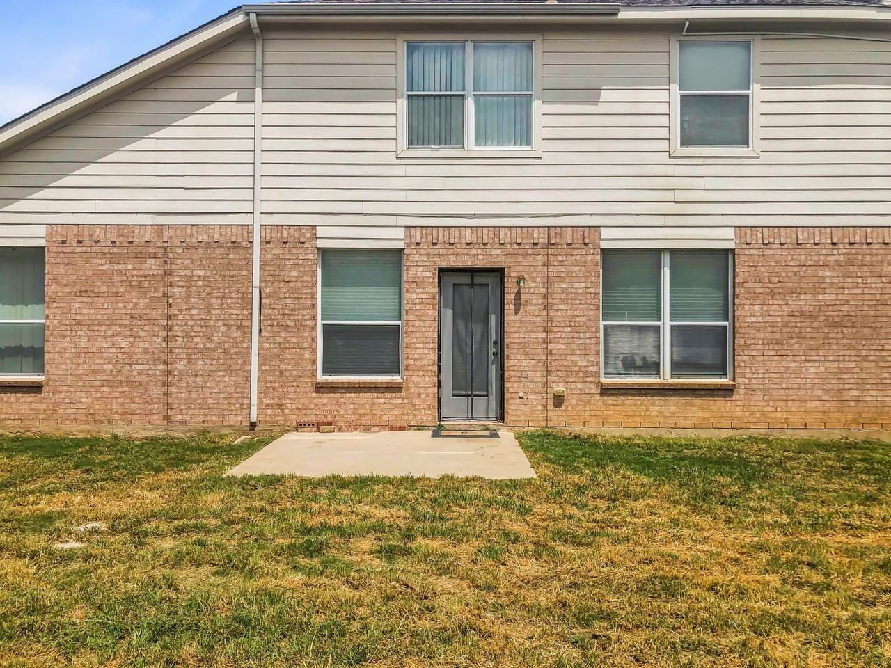 1412 Pheasant Run Trl - Photo 2 of 27