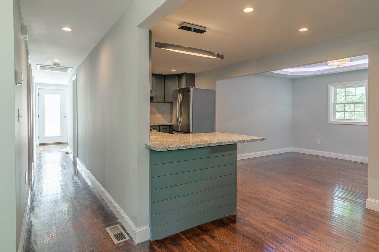 176 Montowese Ave - Photo 4 of 36