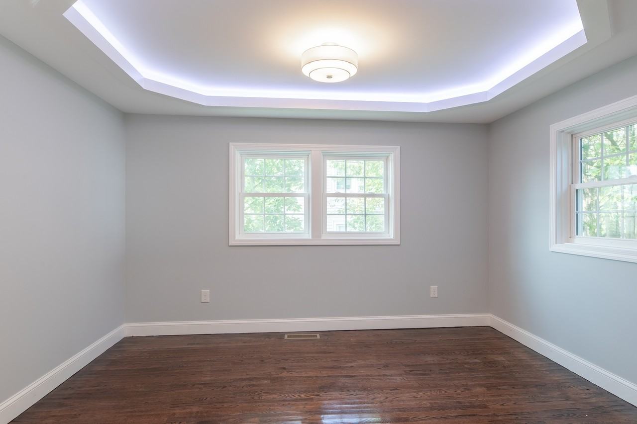176 Montowese Ave - Photo 5 of 36