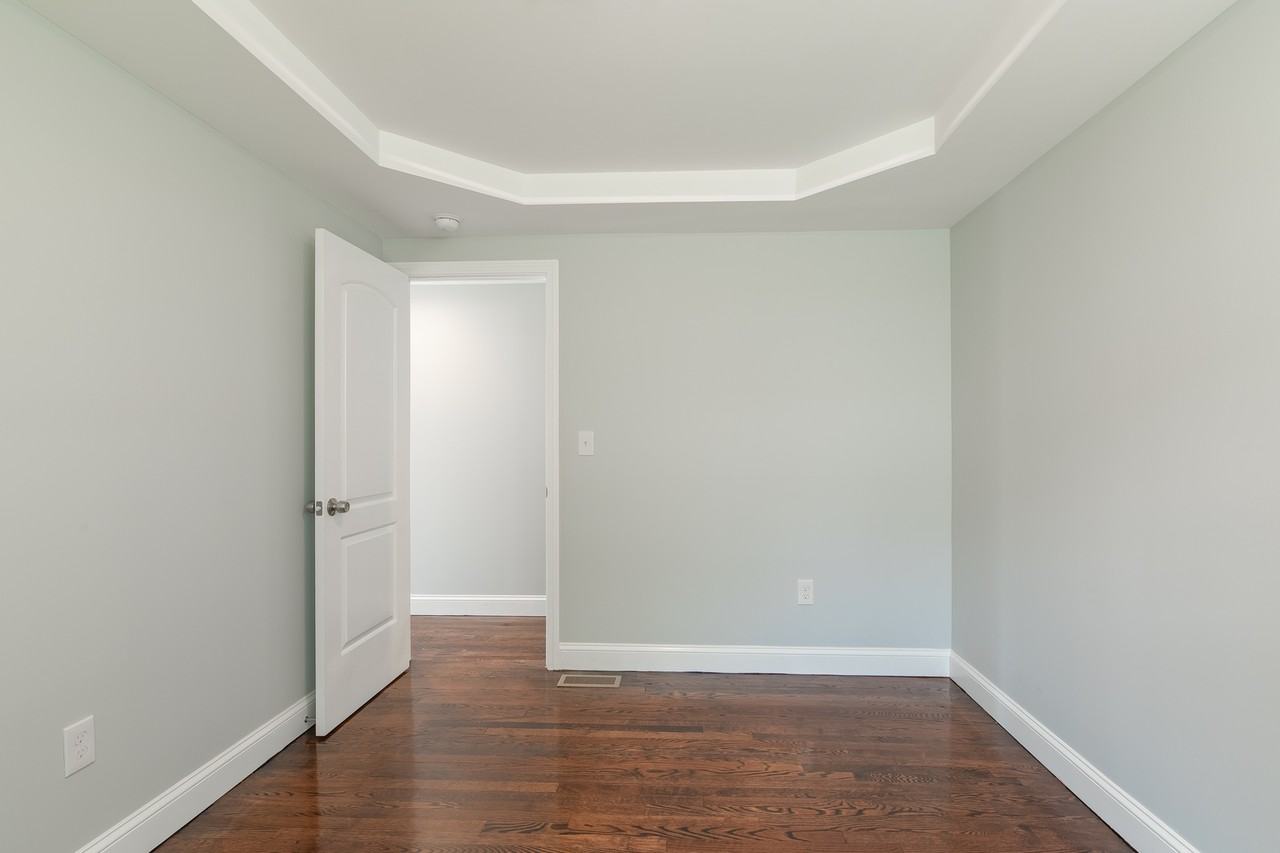 176 Montowese Ave - Photo 7 of 36