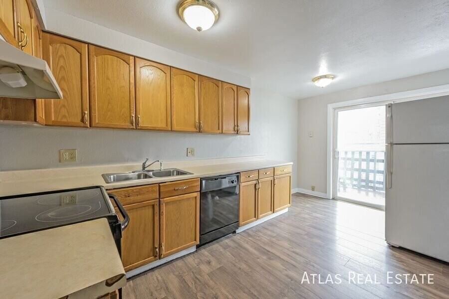 6484 W 13th Avenue - Photo 3 of 18