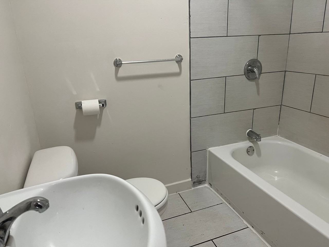 609 Hospital Way - Photo 6 of 9