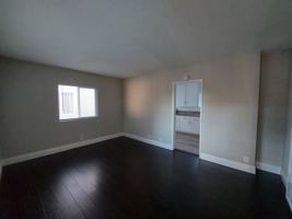 featured image of 451 E 55th St