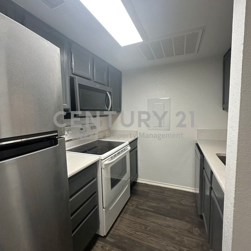 449 Harris Dr #101J - Photo 5 of 21