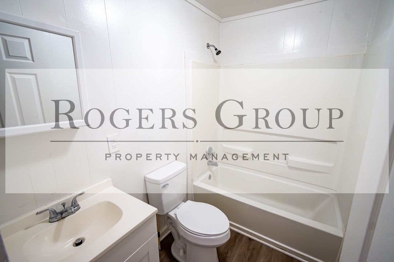 804 Roberson St - Photo 4 of 8