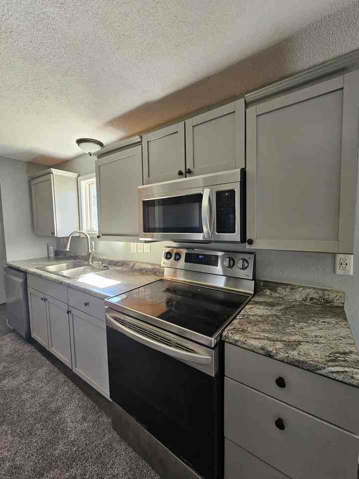 73 73 Northshore Drive - Photo 4 of 11