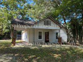 featured image of 153 Lone Oak Rd