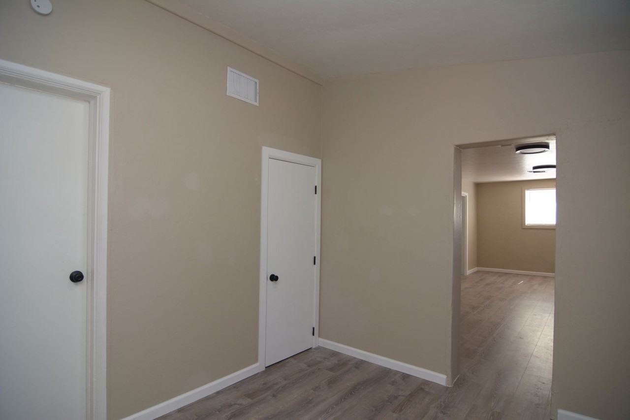3310 E Bellevue St #1 - Photo 3 of 15