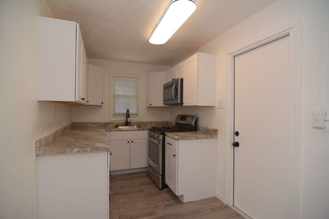 3310 E Bellevue St #1 - Photo 6 of 15