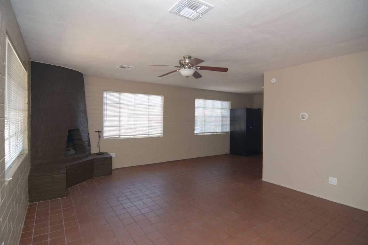 6809 S Craycroft Rd - Photo 2 of 12