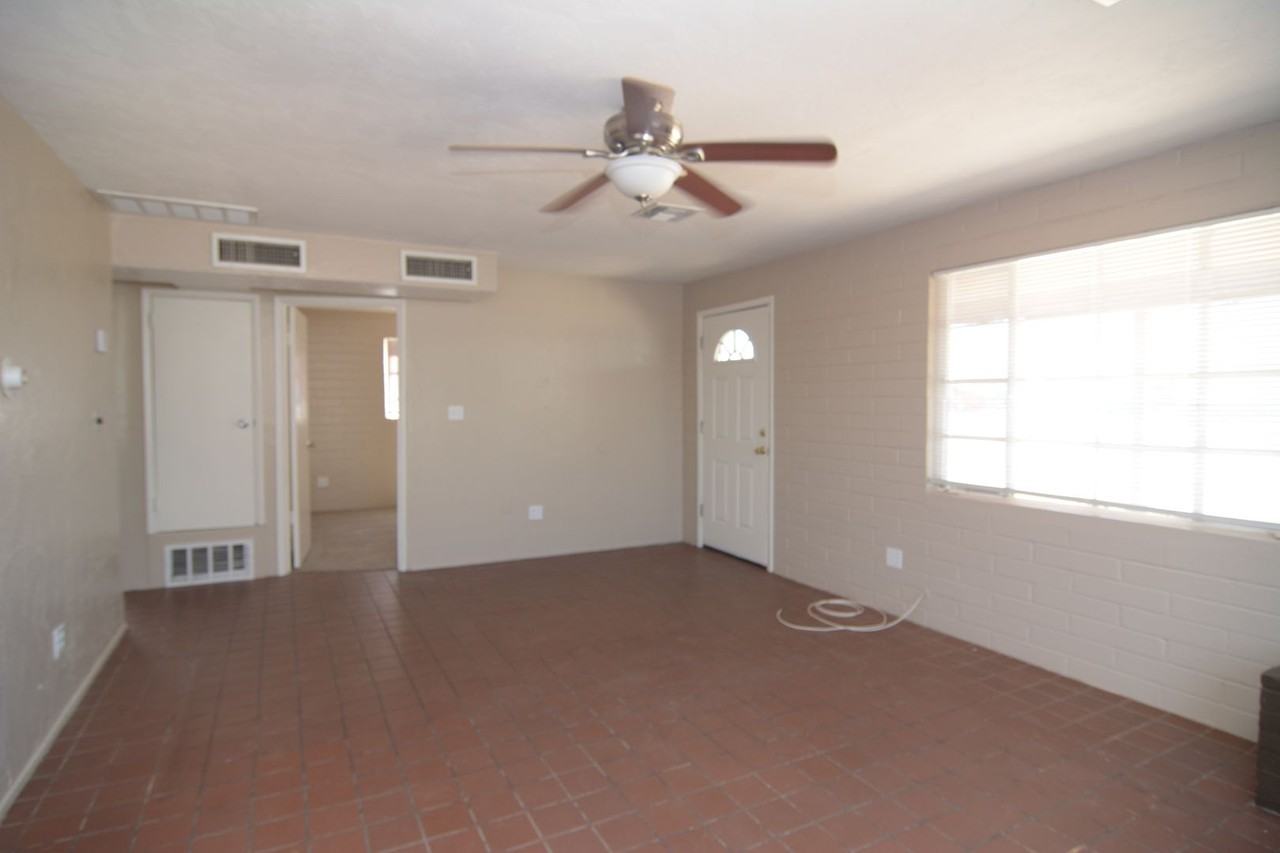 6809 S Craycroft Rd - Photo 3 of 12