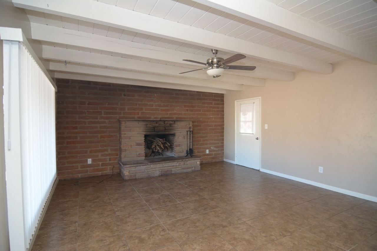 802 E Seneca St - Photo 3 of 20