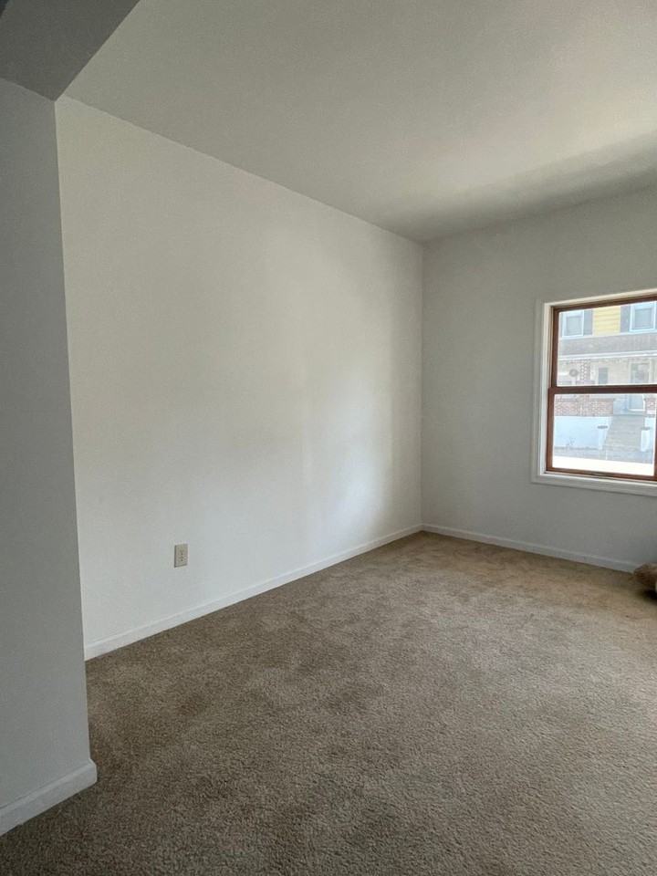 140 4th St - Photo 6 of 10
