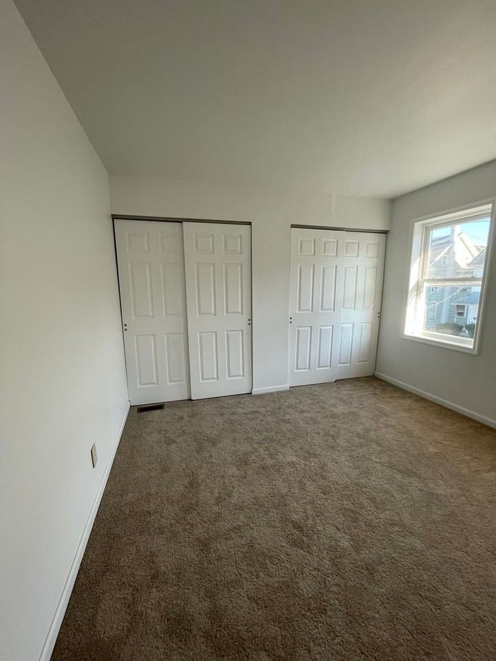 140 4th St - Photo 7 of 10