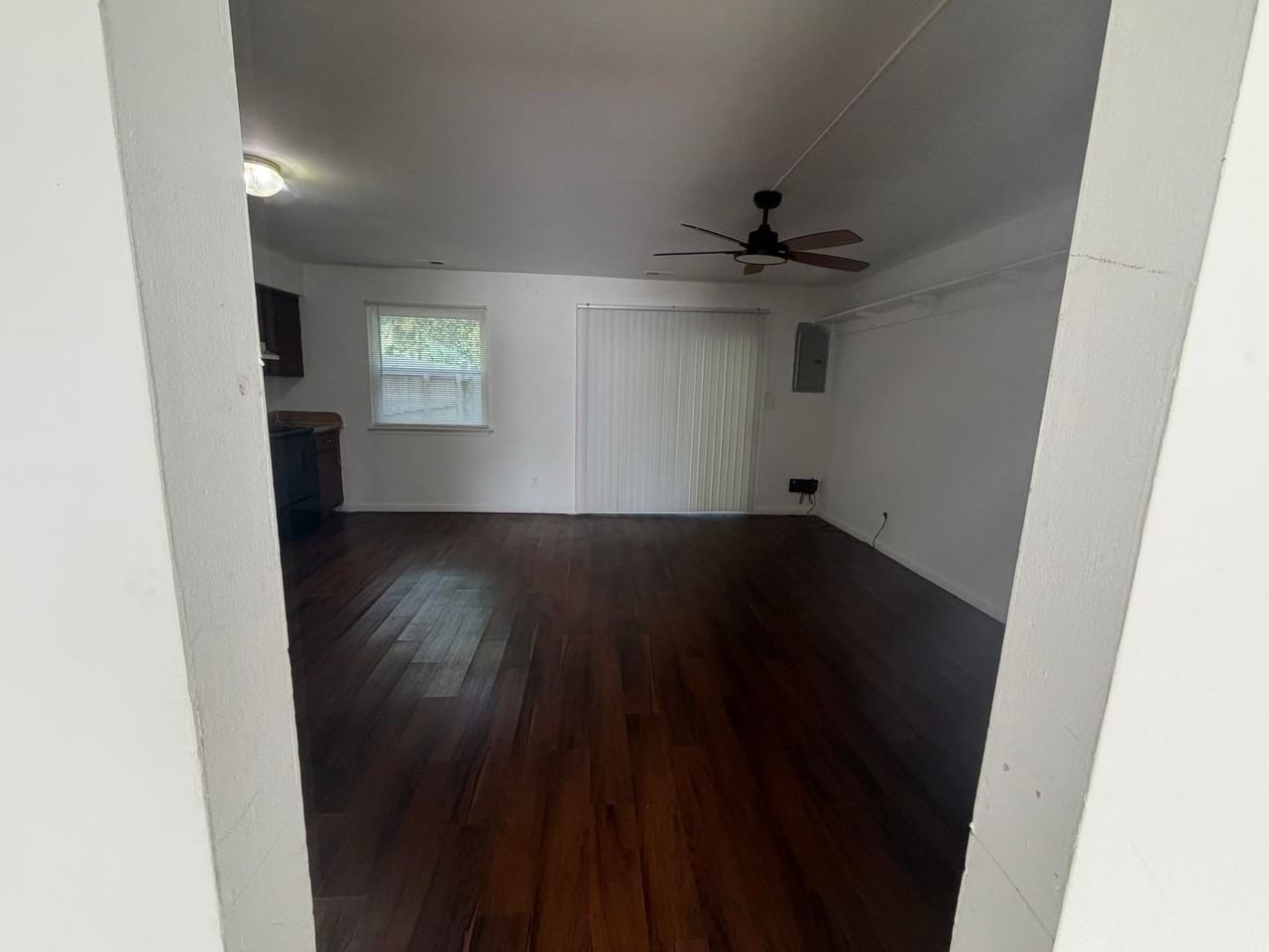 5359 Grand Lake Cres - Photo 3 of 15