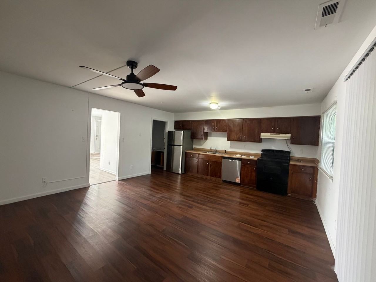 5359 Grand Lake Cres - Photo 5 of 15