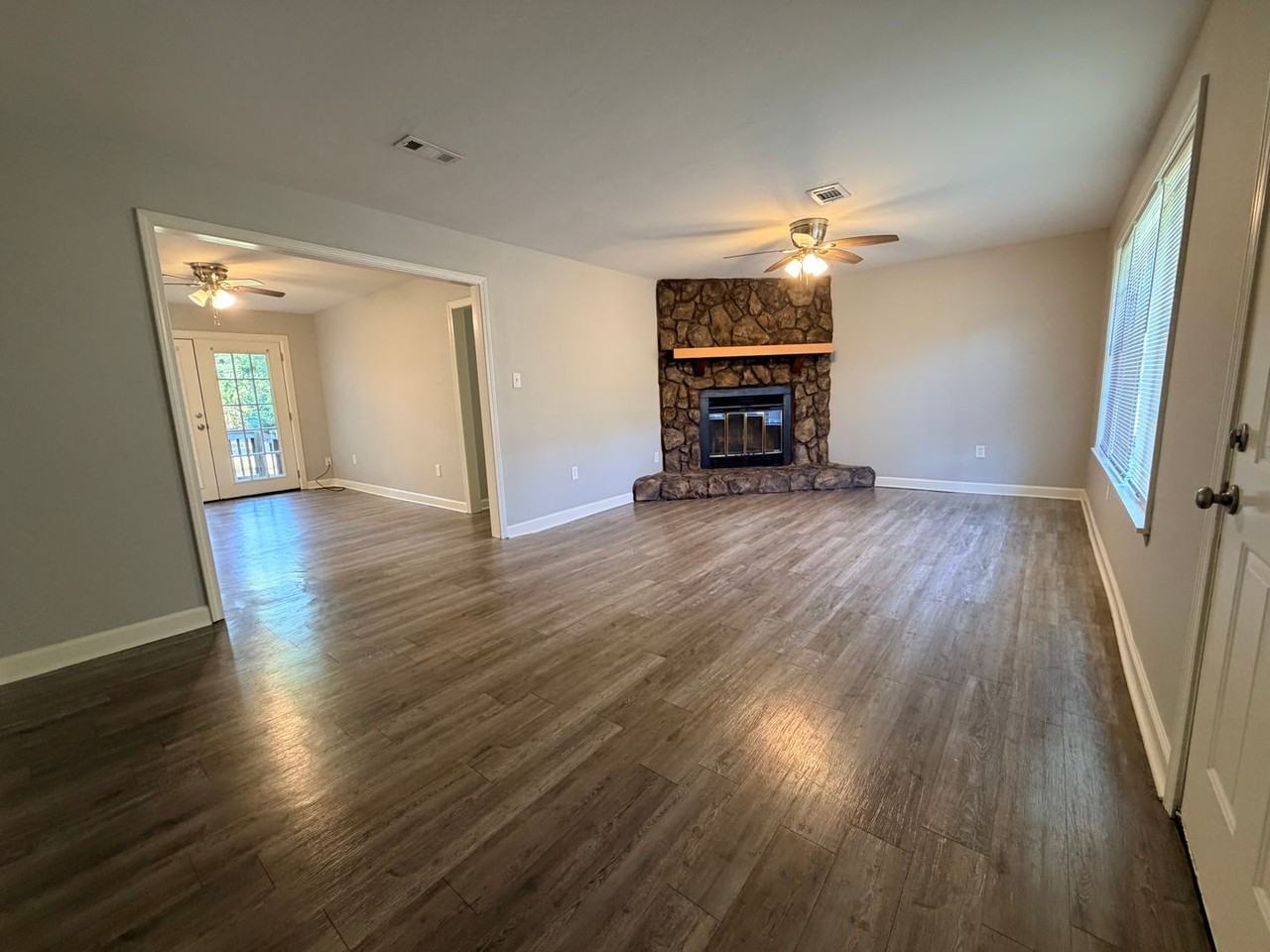 1515 Mill Rd - Photo 2 of 18