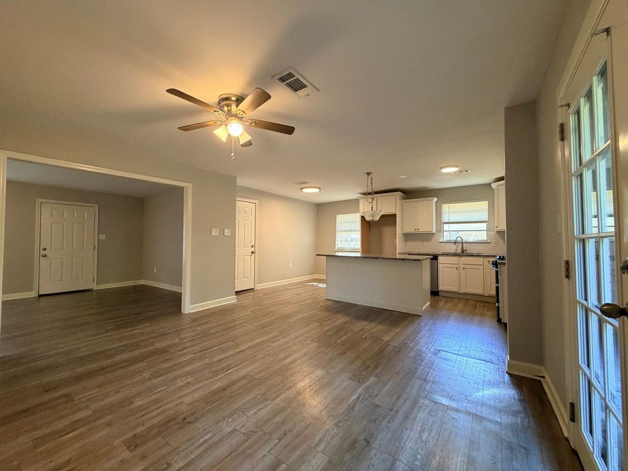 1515 Mill Rd - Photo 5 of 18