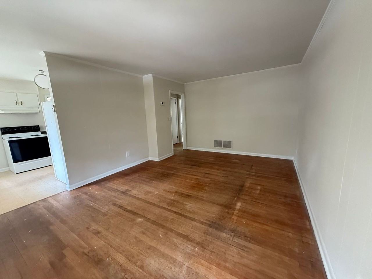 363 Morton Ave - Photo 3 of 6