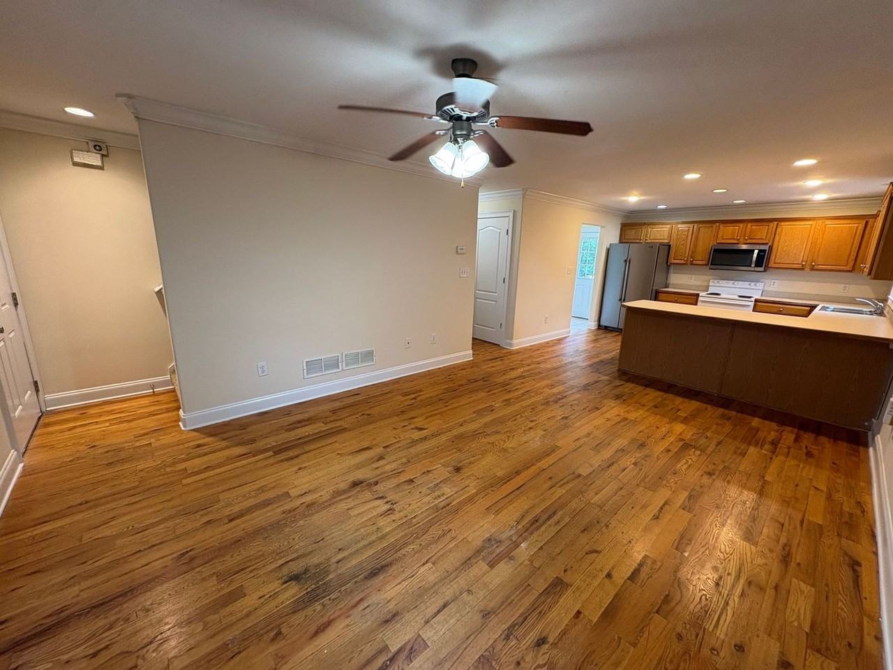 170 Mandy Dr - Photo 2 of 15