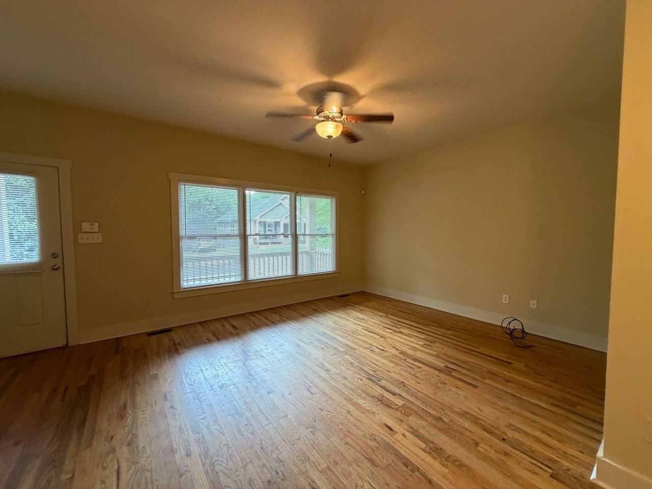 479 Atlanta Ave - Photo 4 of 13