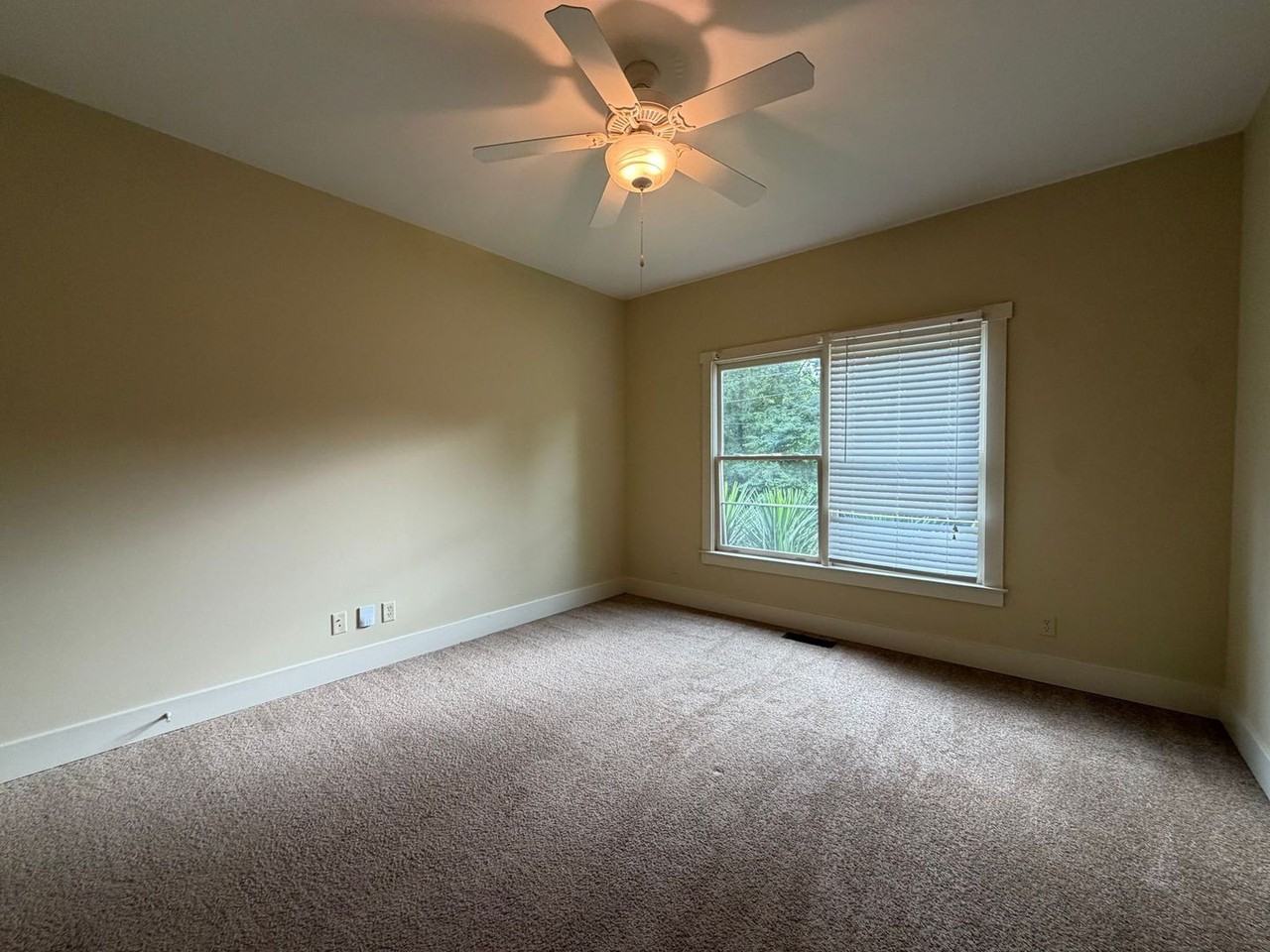 479 Atlanta Ave - Photo 7 of 13