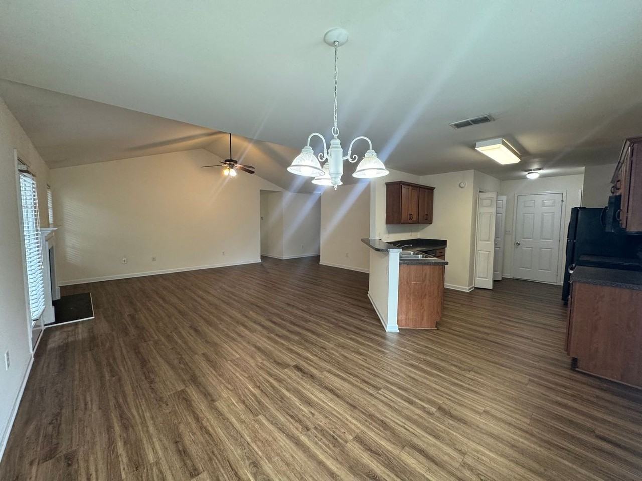 100 Pine Bark Ln - Photo 3 of 18