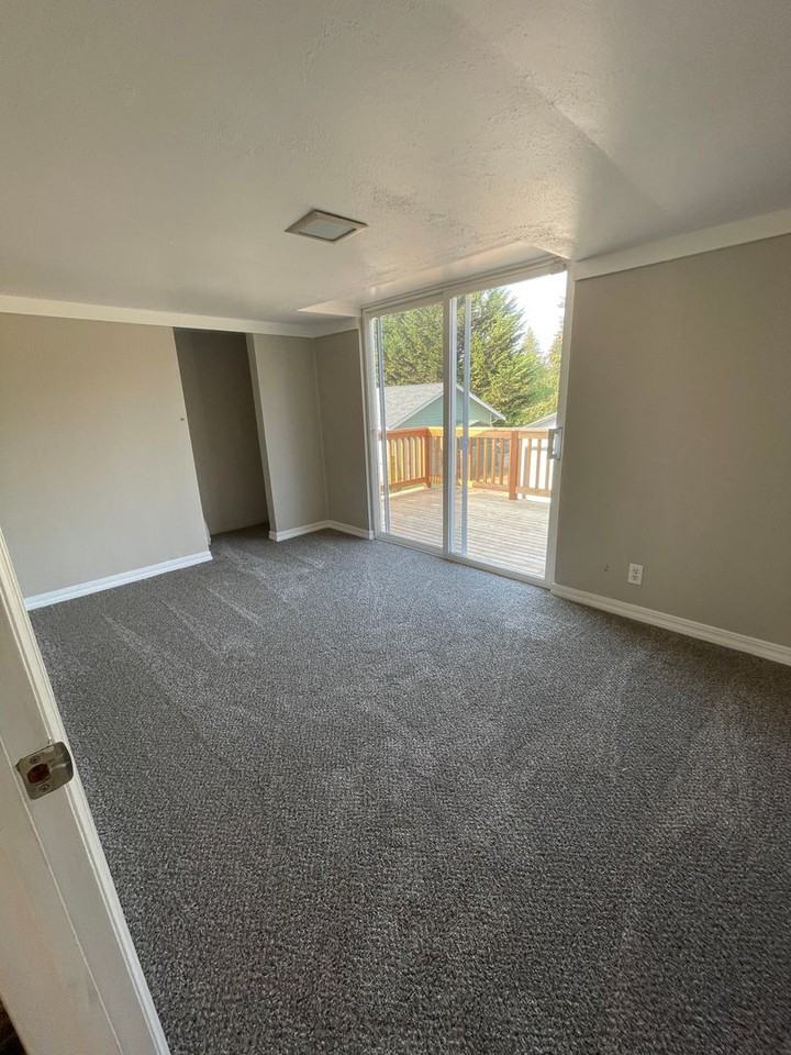 10100 Ainsworth Ave S - Photo 7 of 11