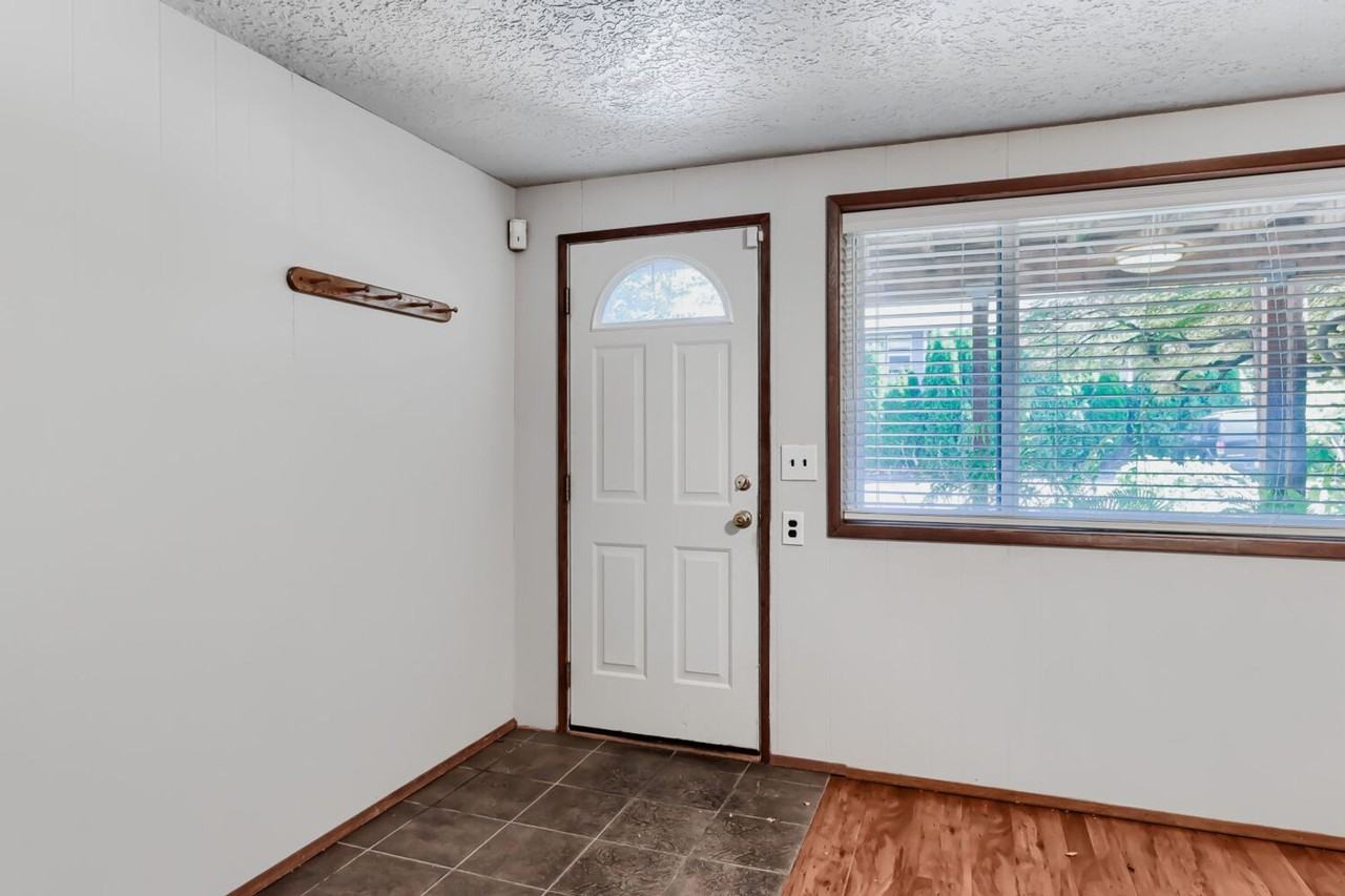 170 Ne Kane Dr - Photo 3 of 14