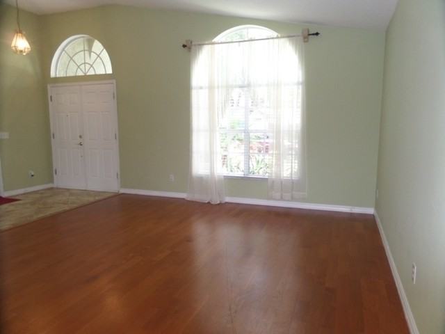 2631 Fallbrook Dr - Photo 2 of 18