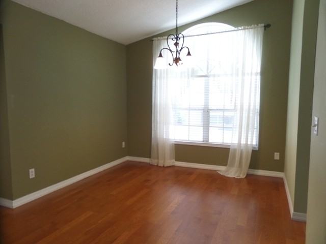 2631 Fallbrook Dr - Photo 4 of 18