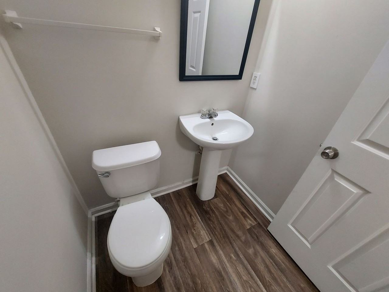 1190 Andrews Dr - Photo 7 of 20