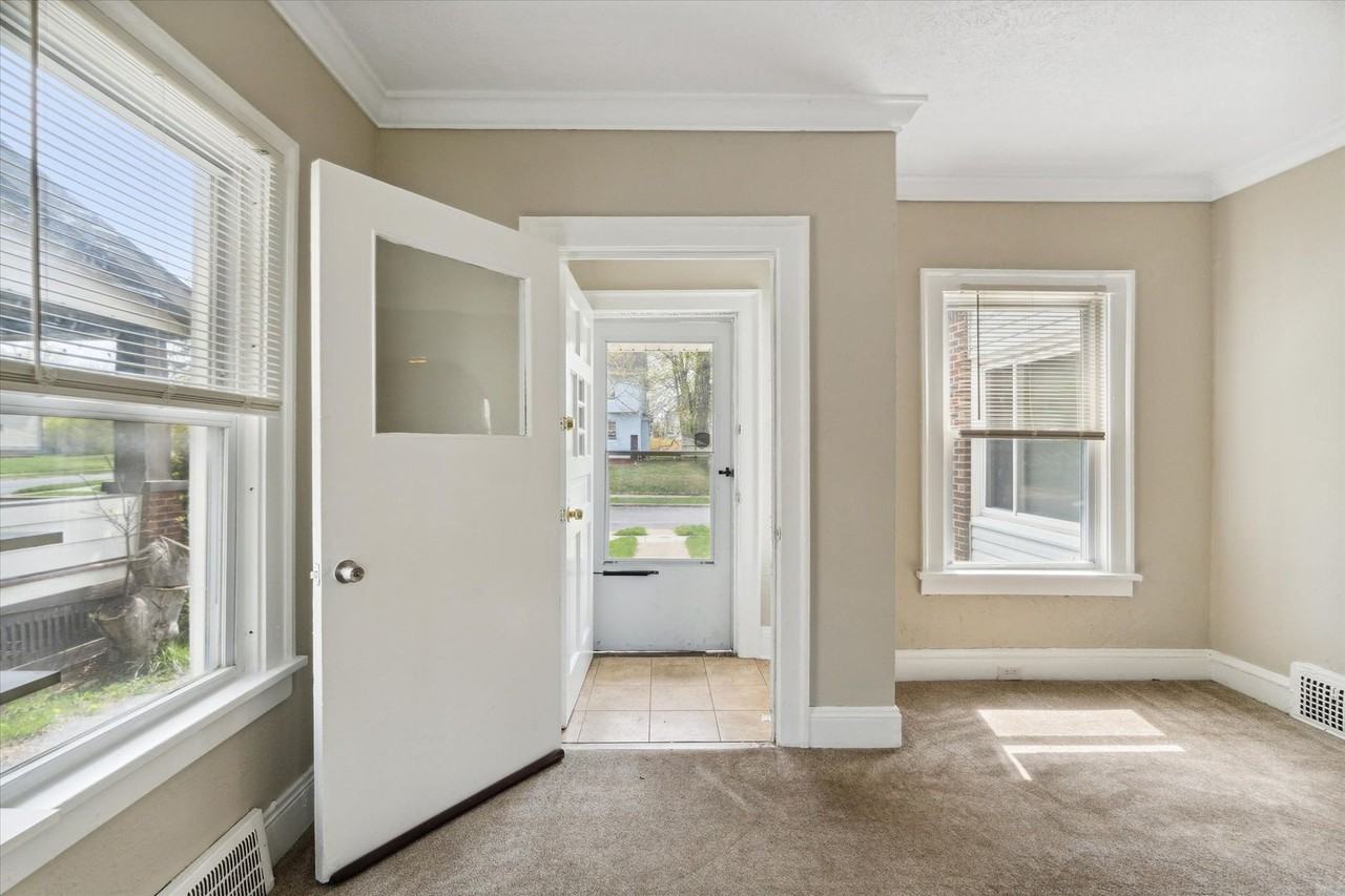 3361 Beechwood Ave - Photo 7 of 25