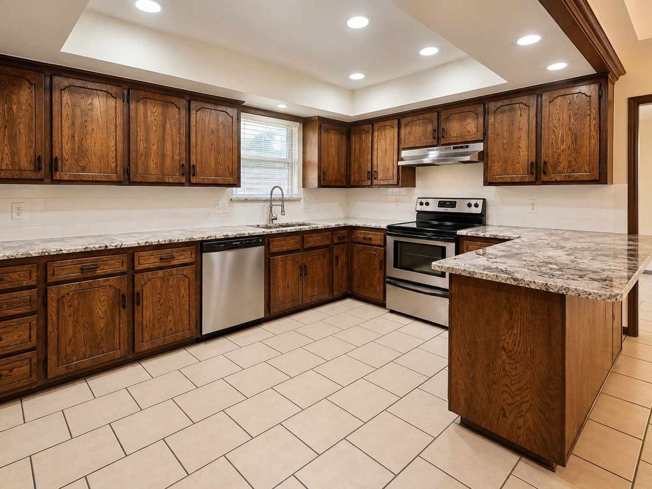 10204 Exter Ave - Photo 5 of 15