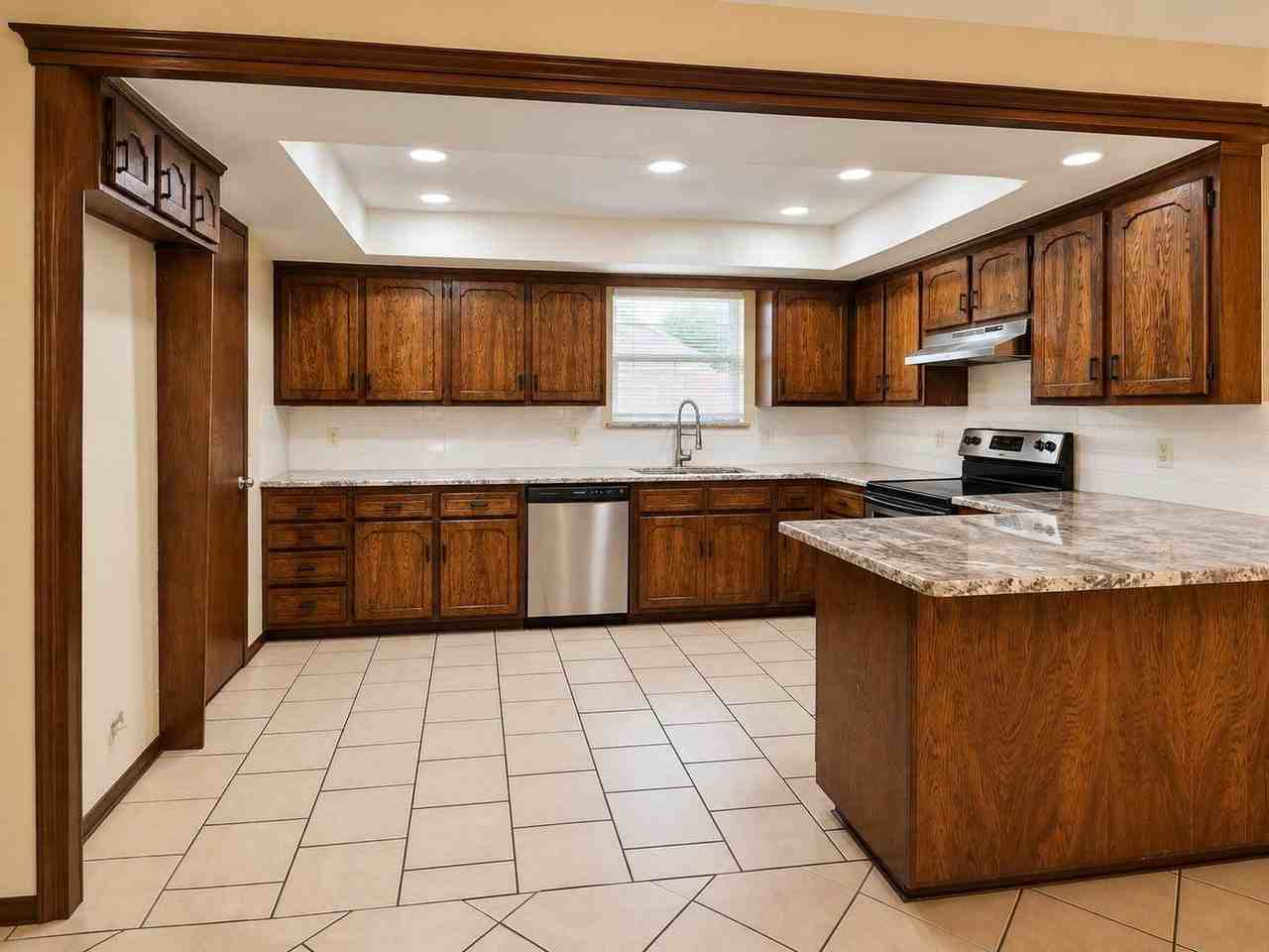 10204 Exter Ave - Photo 6 of 15