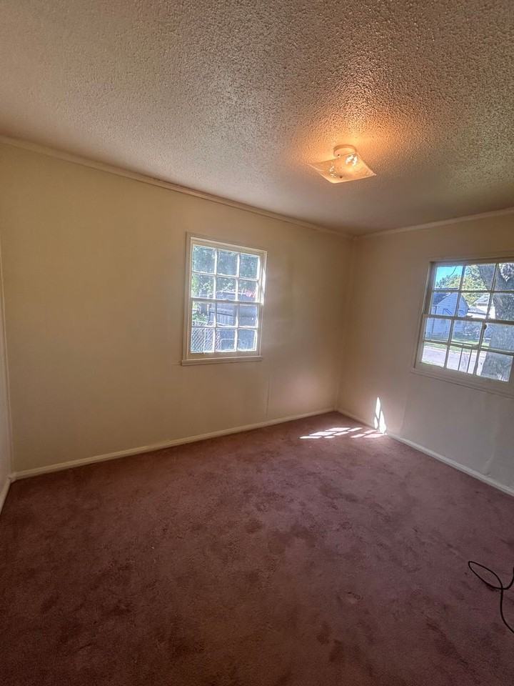 816 E Sherwood Ter - Photo 4 of 7