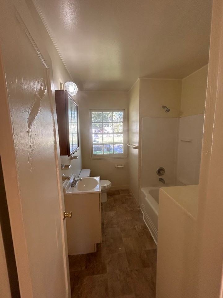 816 E Sherwood Ter - Photo 7 of 7