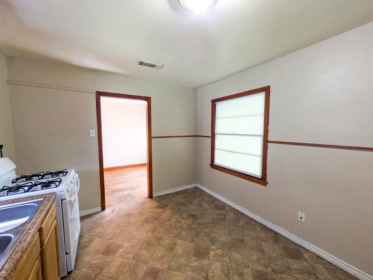 4295 Galveston St - Photo 5 of 11