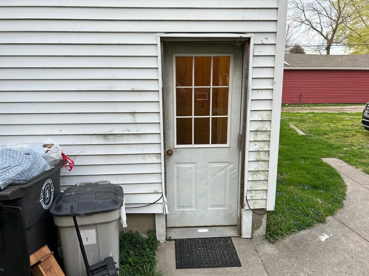 741 S Noble St - Photo 2 of 9