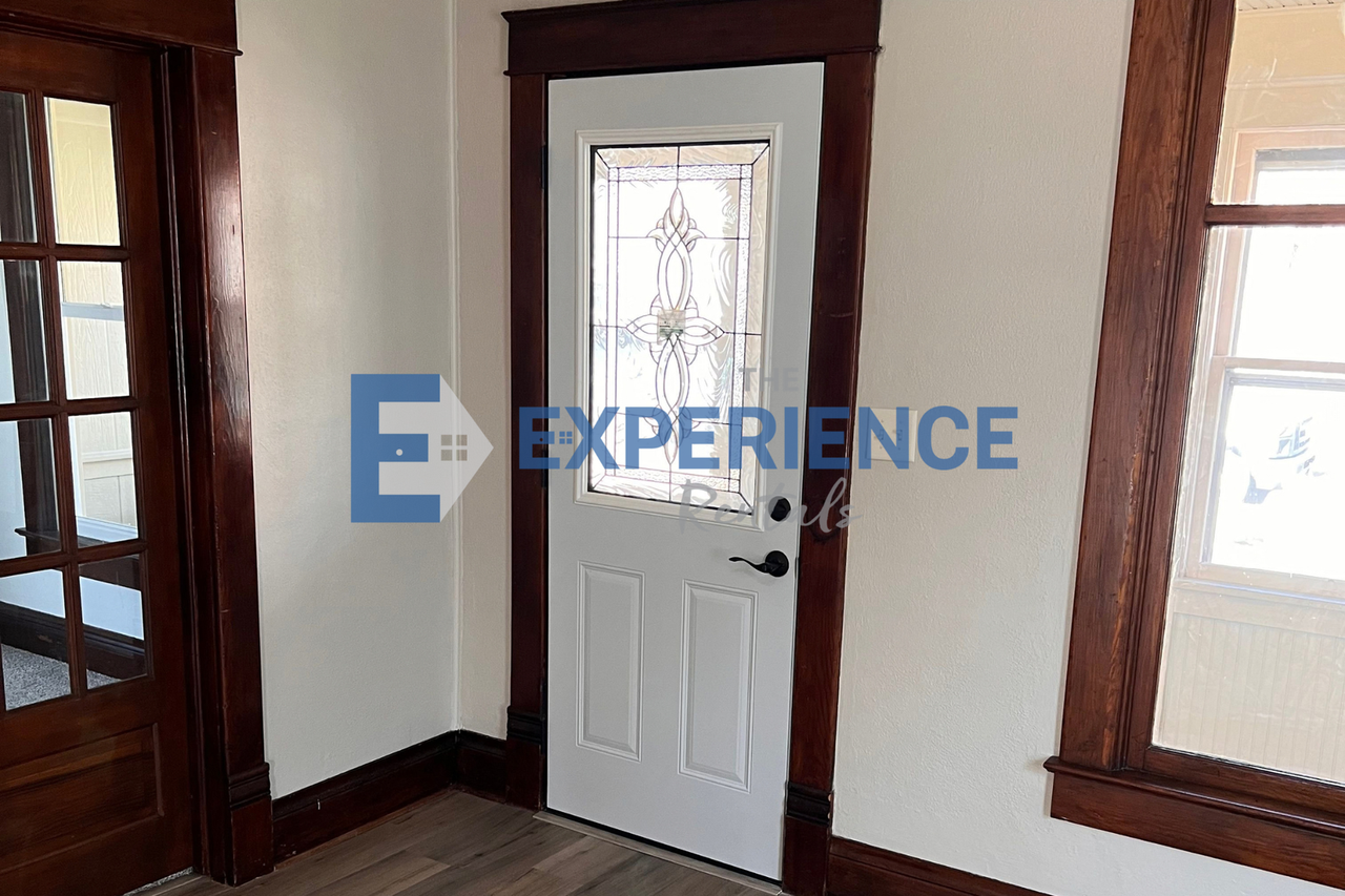 805 E 4th Ave - Photo 6 of 18