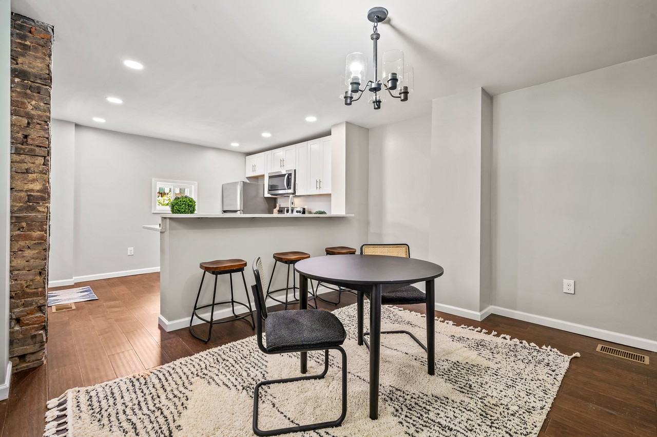 221 12th St - Photo 4 of 21