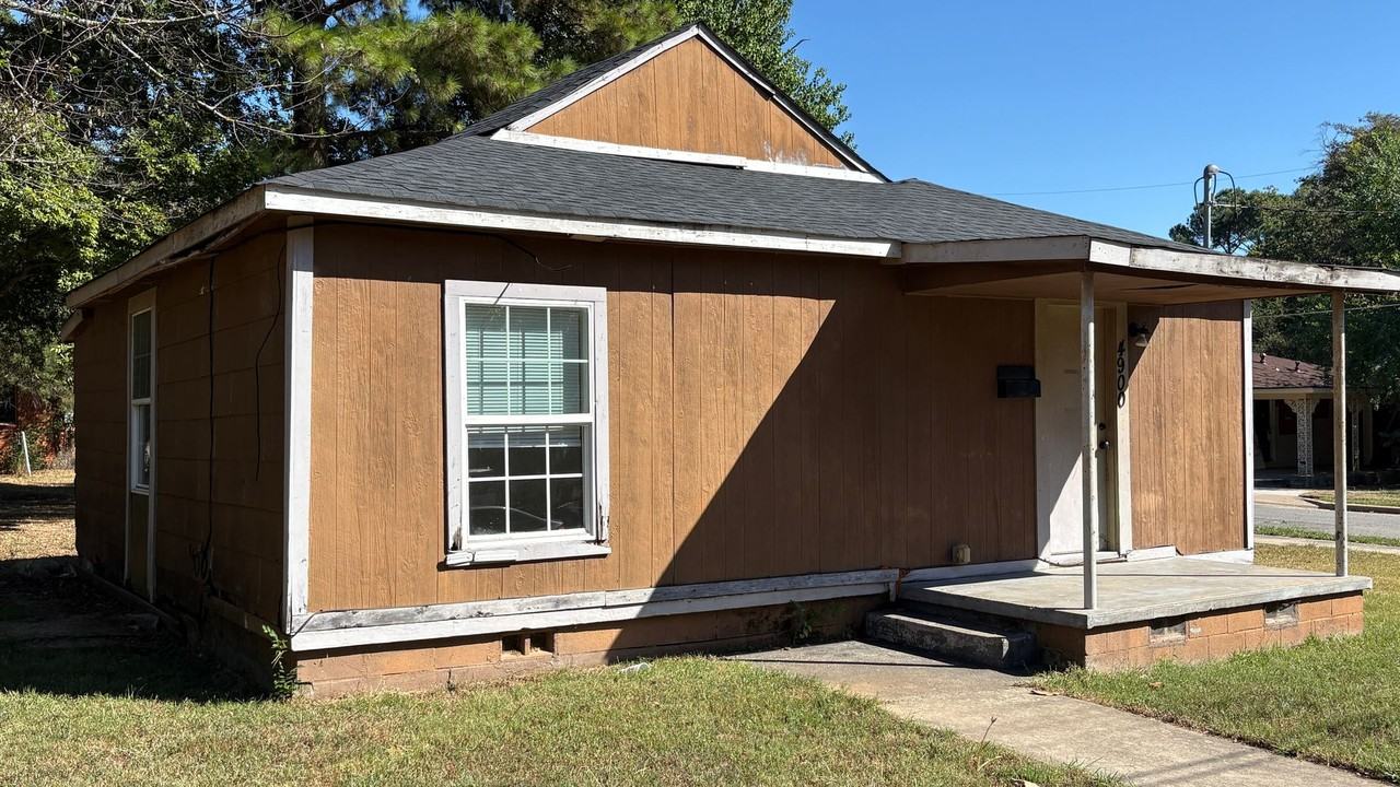 4900 Sycamore St - Photo 2 of 12