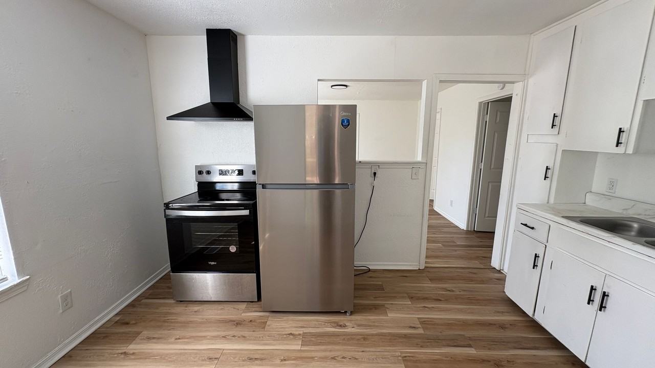 4900 Sycamore St - Photo 4 of 12