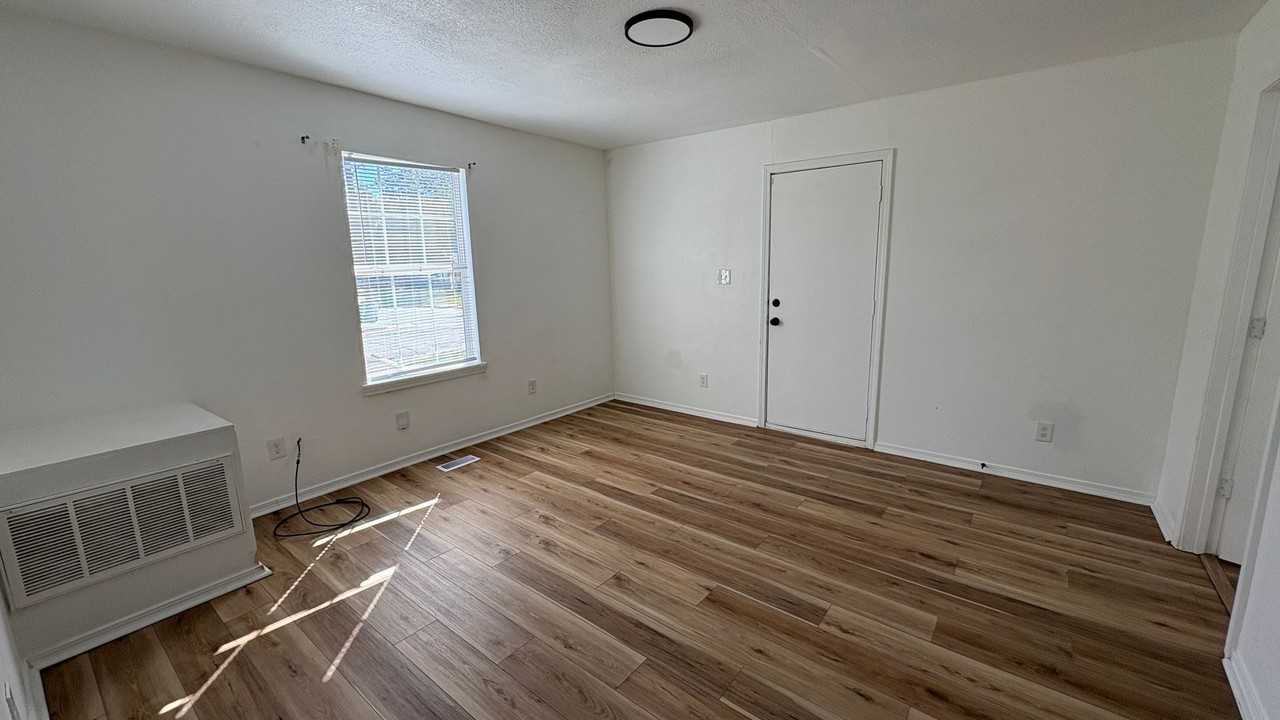 4900 Sycamore St - Photo 6 of 12
