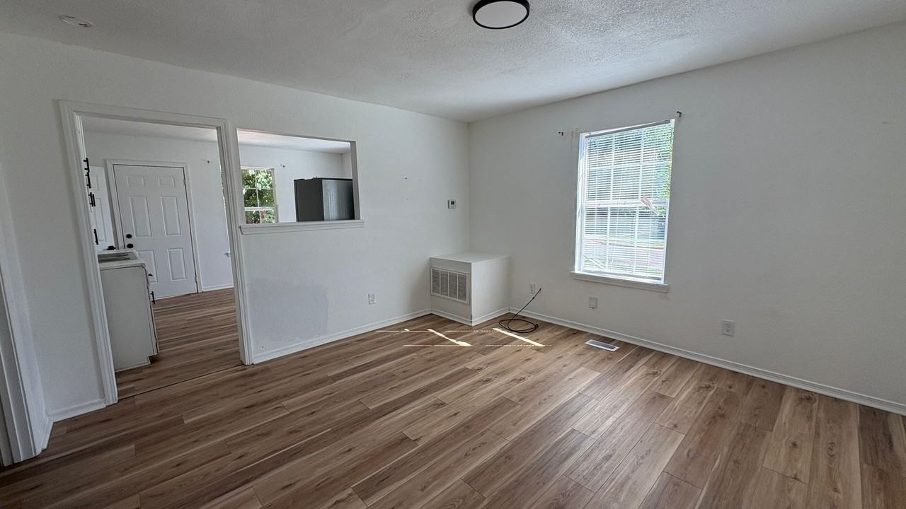 4900 Sycamore St - Photo 7 of 12