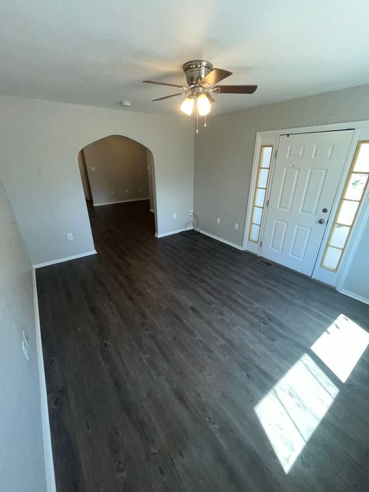1613 W 18th St - Photo 7 of 21