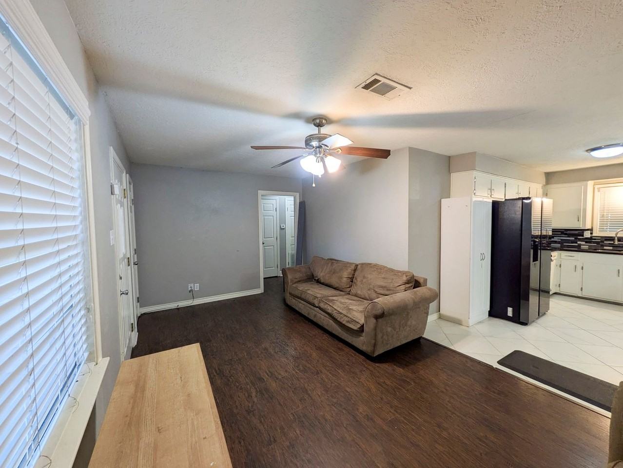 720 S 6th St - Photo 5 of 20